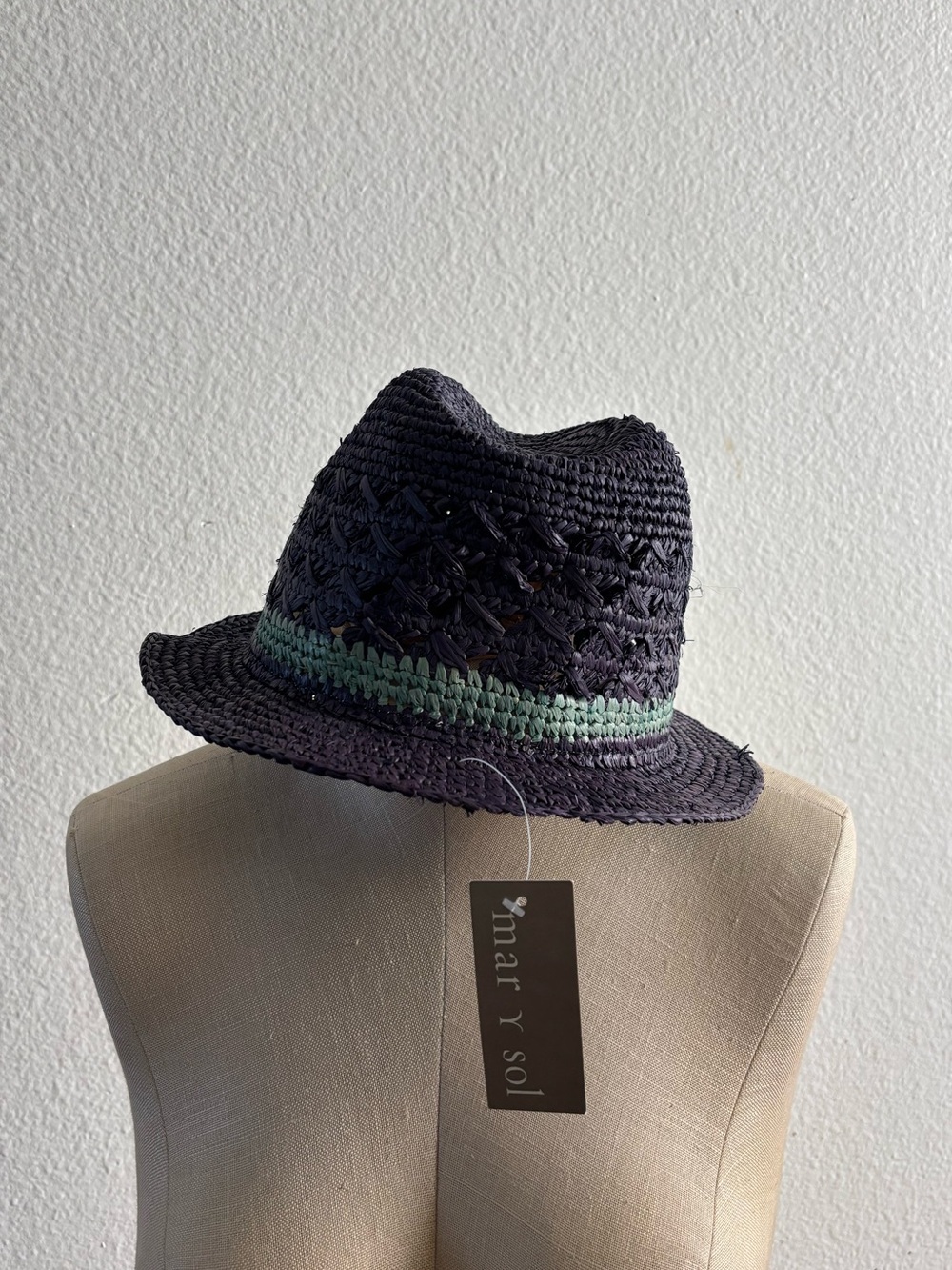 Mar Y Sol  - AVERY FEDORA HAT IN NAVY
NWT